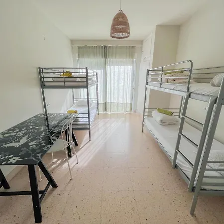فندق مبيت وإفطار شباب بارباتوكي مالقة